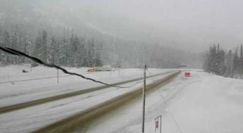 ‘Heavy snow’ expected for Hwy 1 on either side of Revelstoke today