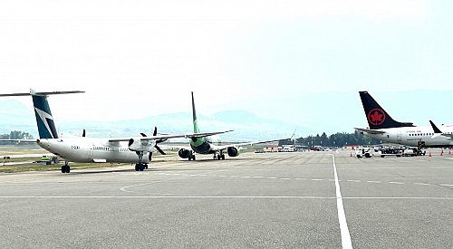 Police respond to altercation between passengers on plane at Kelowna airport